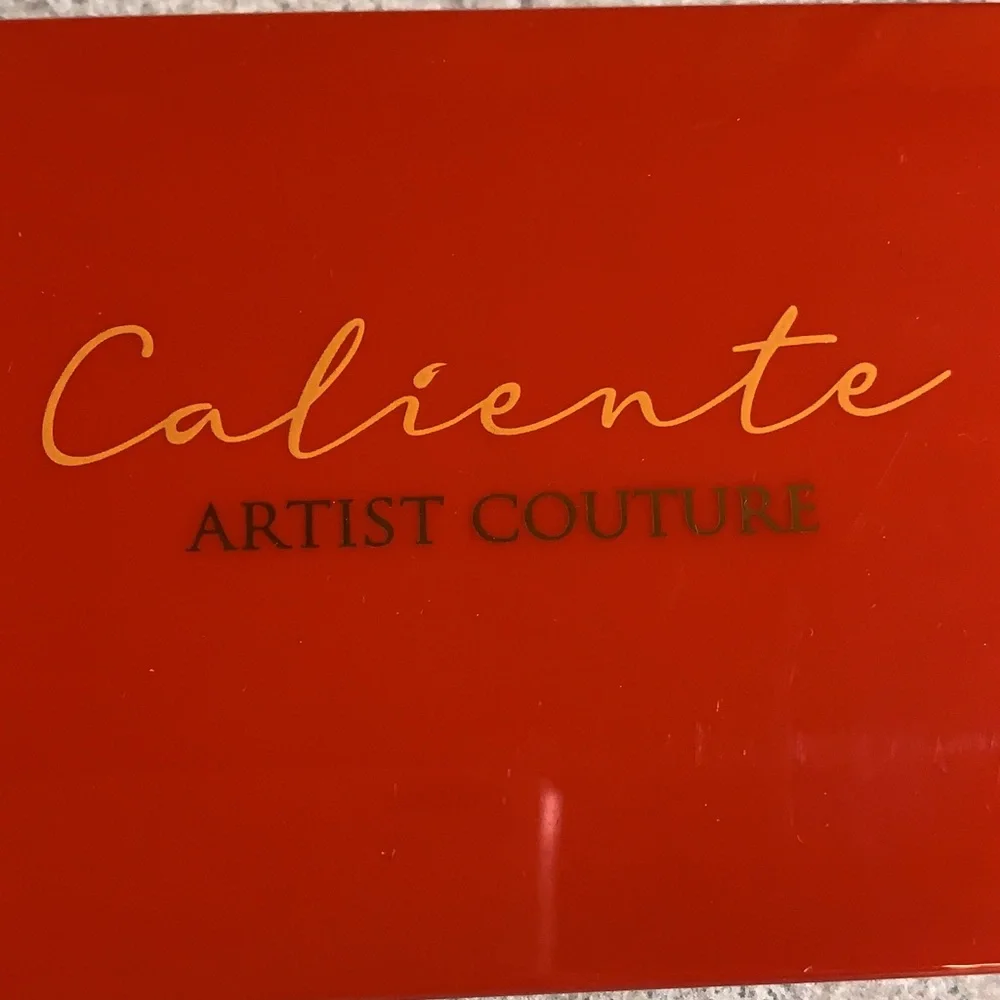 New! Artist Couture Caliente Eyeshadow Palette
